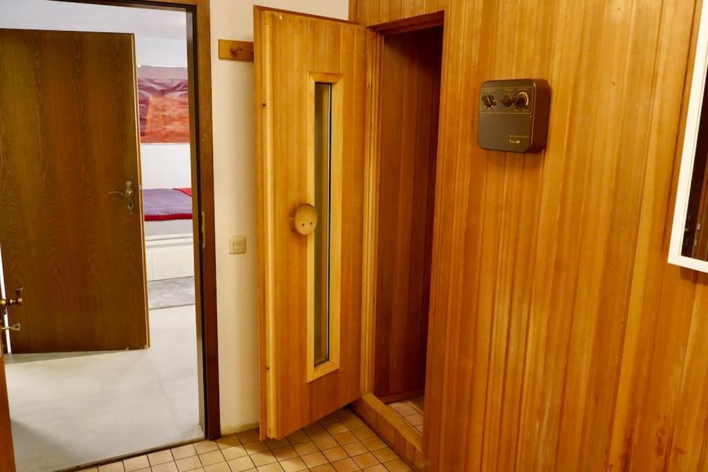 Helle Kellerwohnung Im Gruenen Mit Sauna Köln Kültér fotó